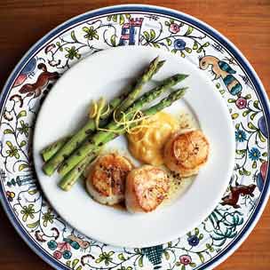 Seared Scallops with Spicy Aioli