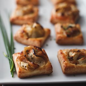 Caramelized Onion and Apple Tarts with Gruyere and Thyme Img31l