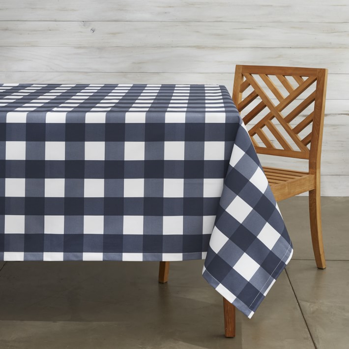What retailers sell cheap tablecloths?